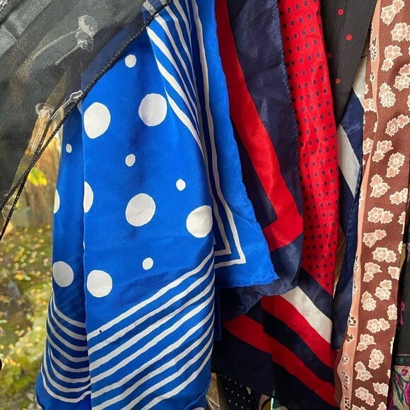 Vintage LOT of 25 Echo 7 Glentex Korea Japan Silk Polyester Big Elegant Scarves - Picture 12 of 16